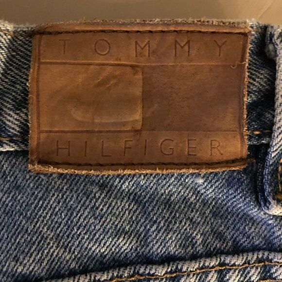 Tommy Hilfiger Sz 12 Blue Denim High Waisted Light Wash Cotton Mom Jeans - Picture 8 of 9